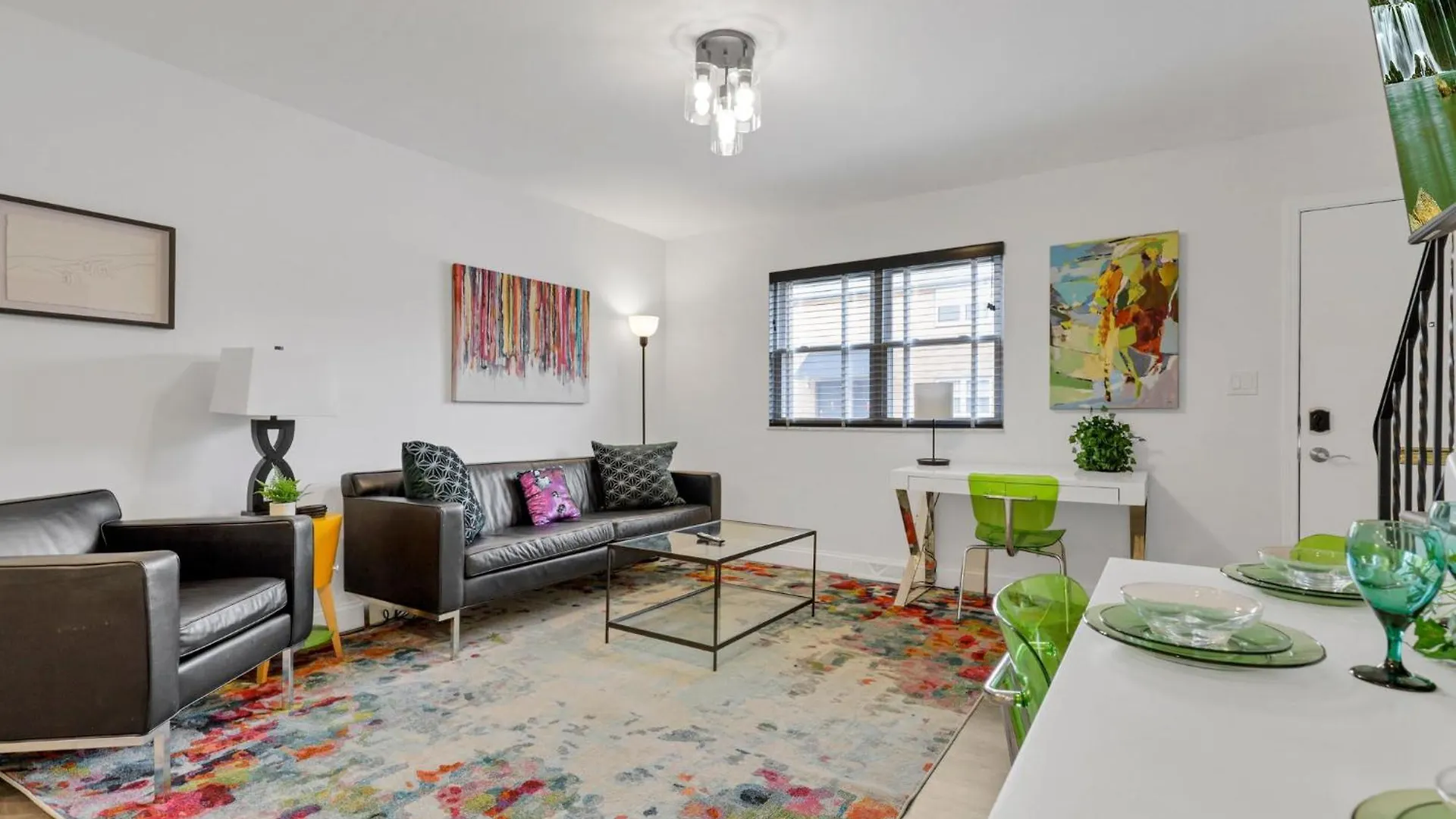 The Worthington - 3 Bedroom 2 5 Bath And Parking Columbus